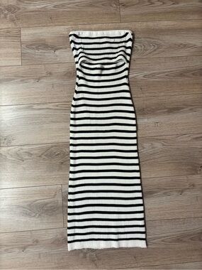 Black & White Striped Strapless Knit Maxi Dress Size M